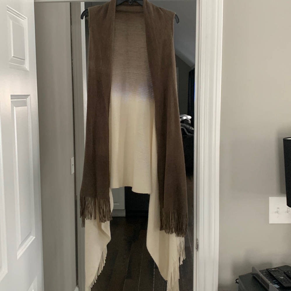 Cream/tan sleeveless duster
